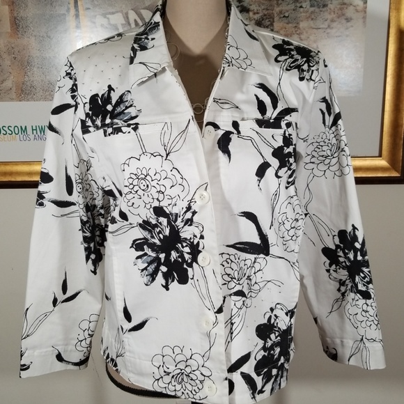 Erin London floral pattern buttons down jacket. S - Picture 1 of 8